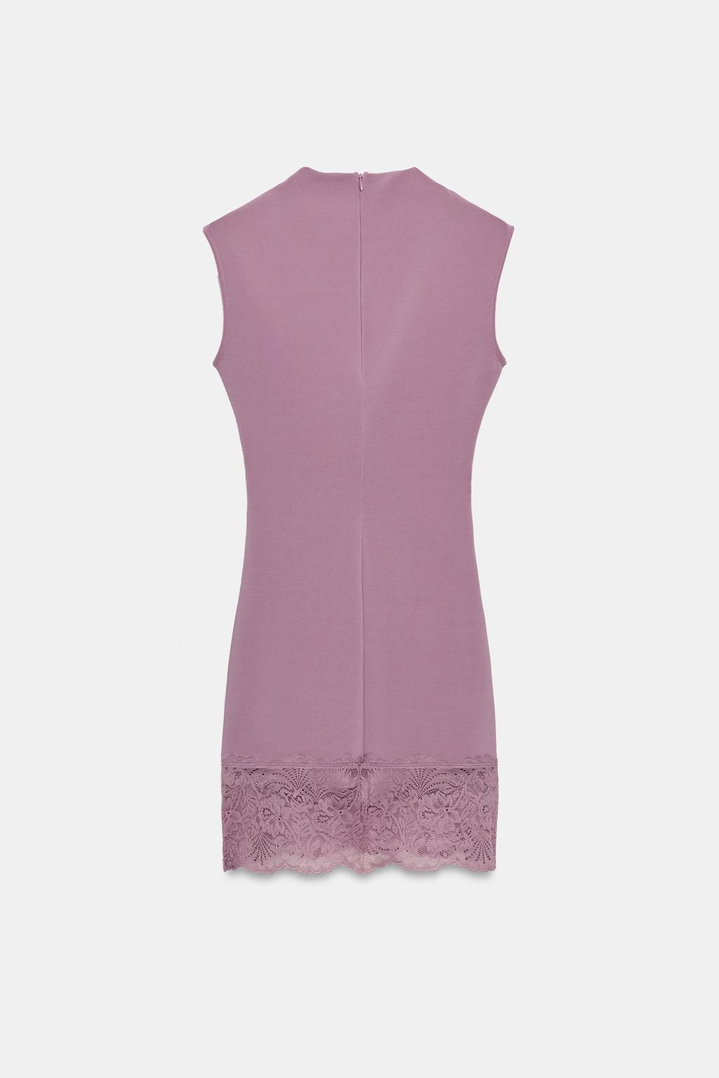 ROBE EN DENTELLE SCULPTANTE